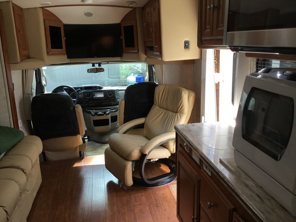 2014 Phoenix Cruiser Motorhome Class B Motorhome