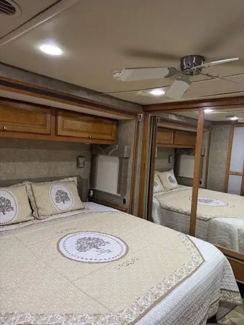 2014 Winnebago Adventurer Motorized Class A