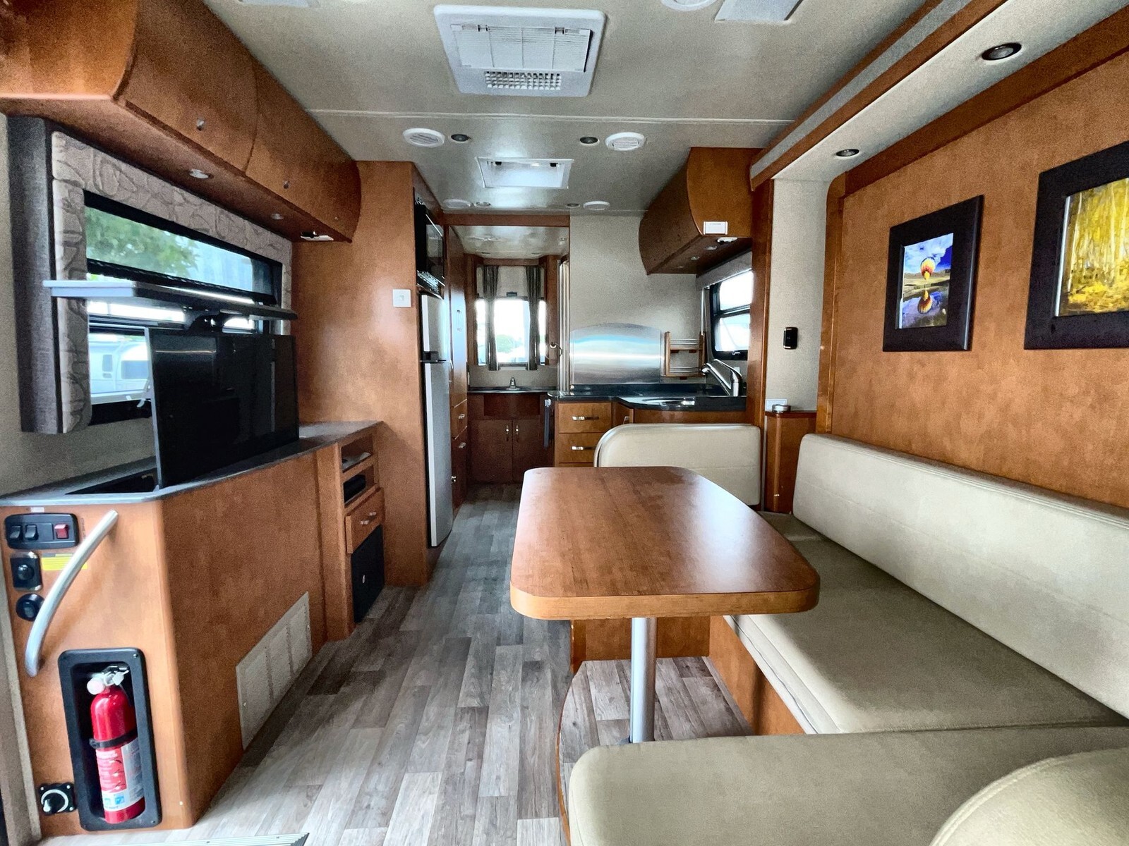 2015 Leisure Travel Vans Unity