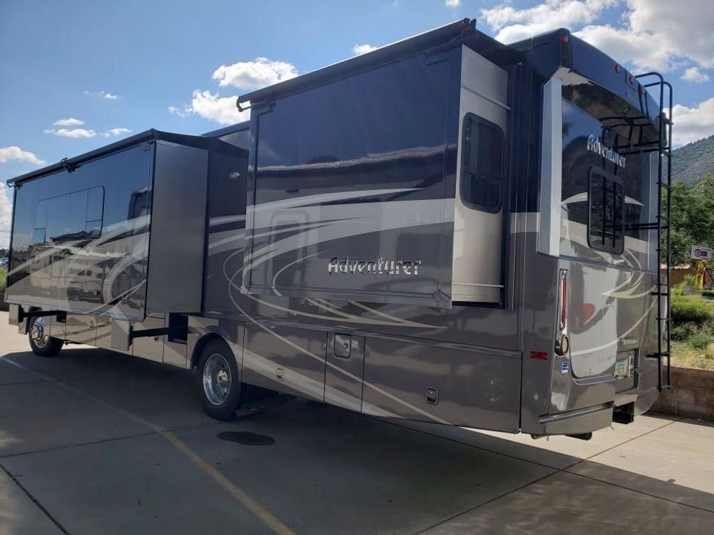 2016 Winnebago Adventurer Motorized Class A