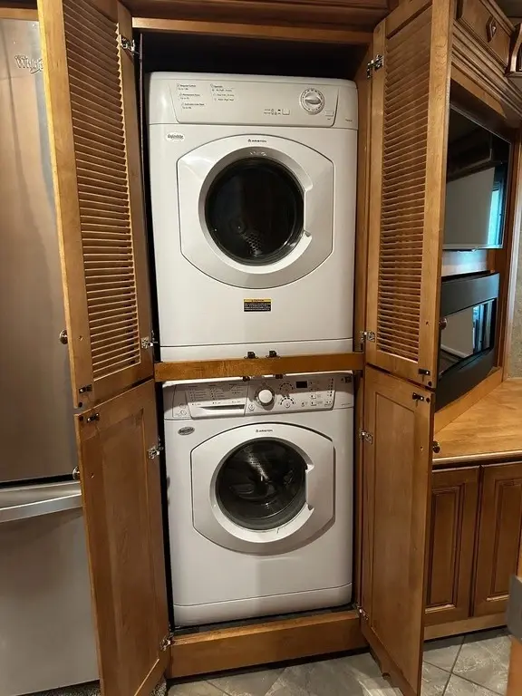 2016 Winnebago Meridian Motorized Class A