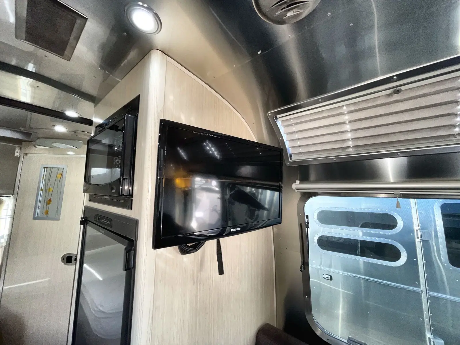 2017 Airstream International Serenity