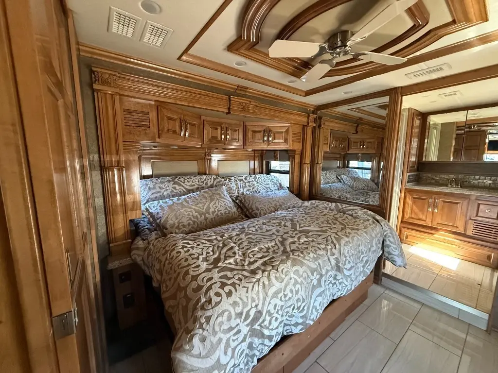 2017 American Coach American Dream