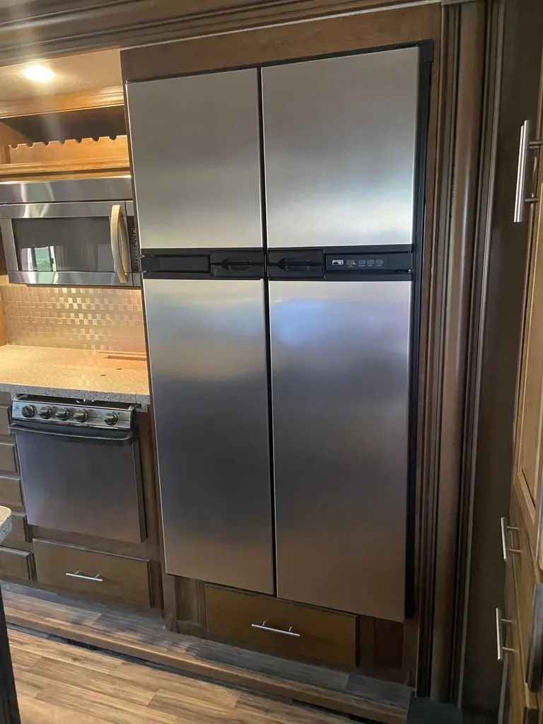 2017 Coachmen Brookstone Fifth Wheel