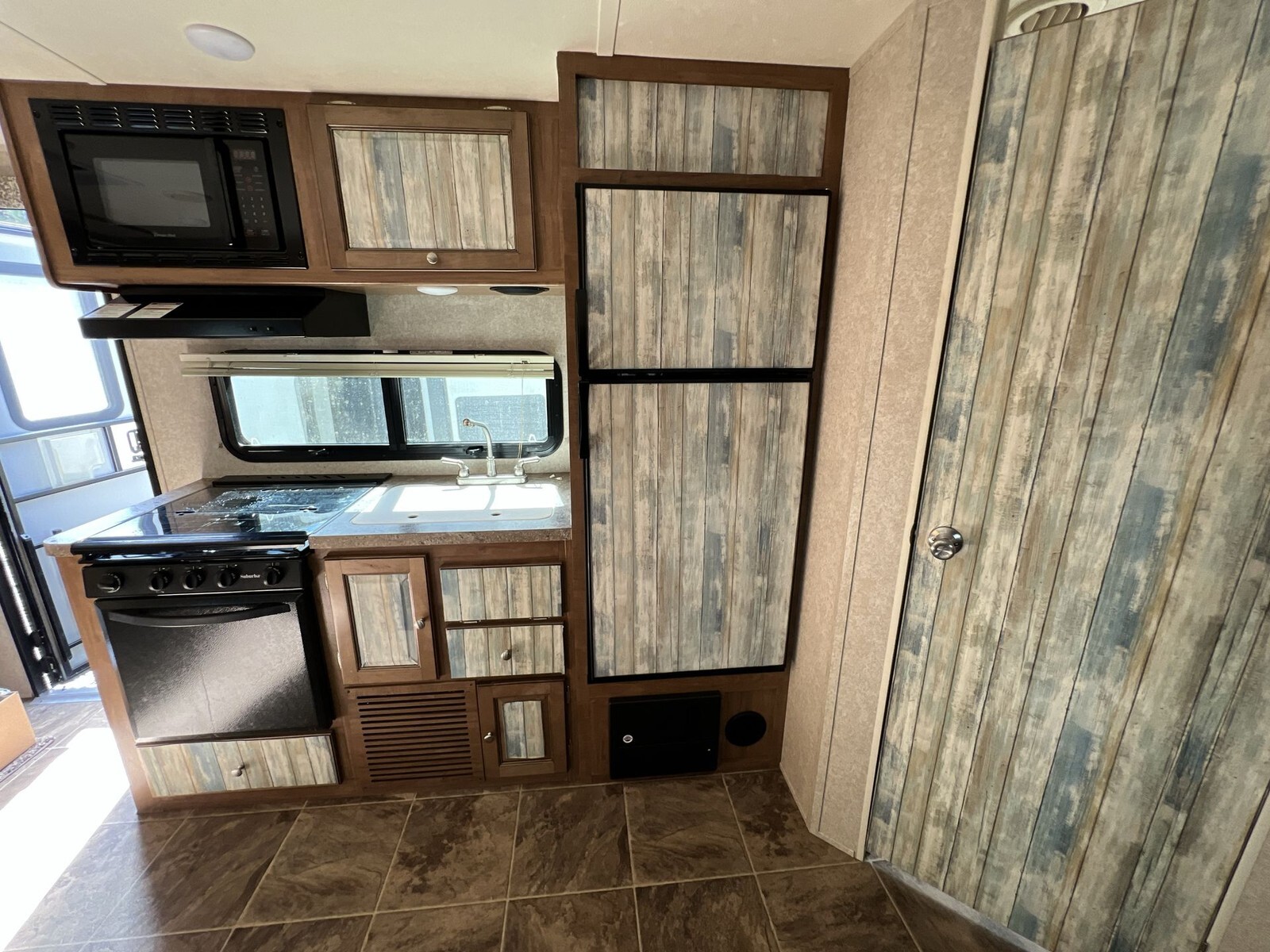 2017 Forest River Rockwood Roo