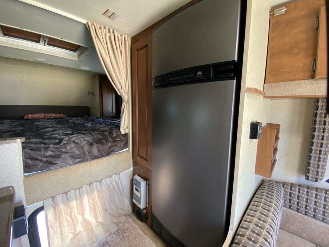 2017 Lance Lance Truck Camper