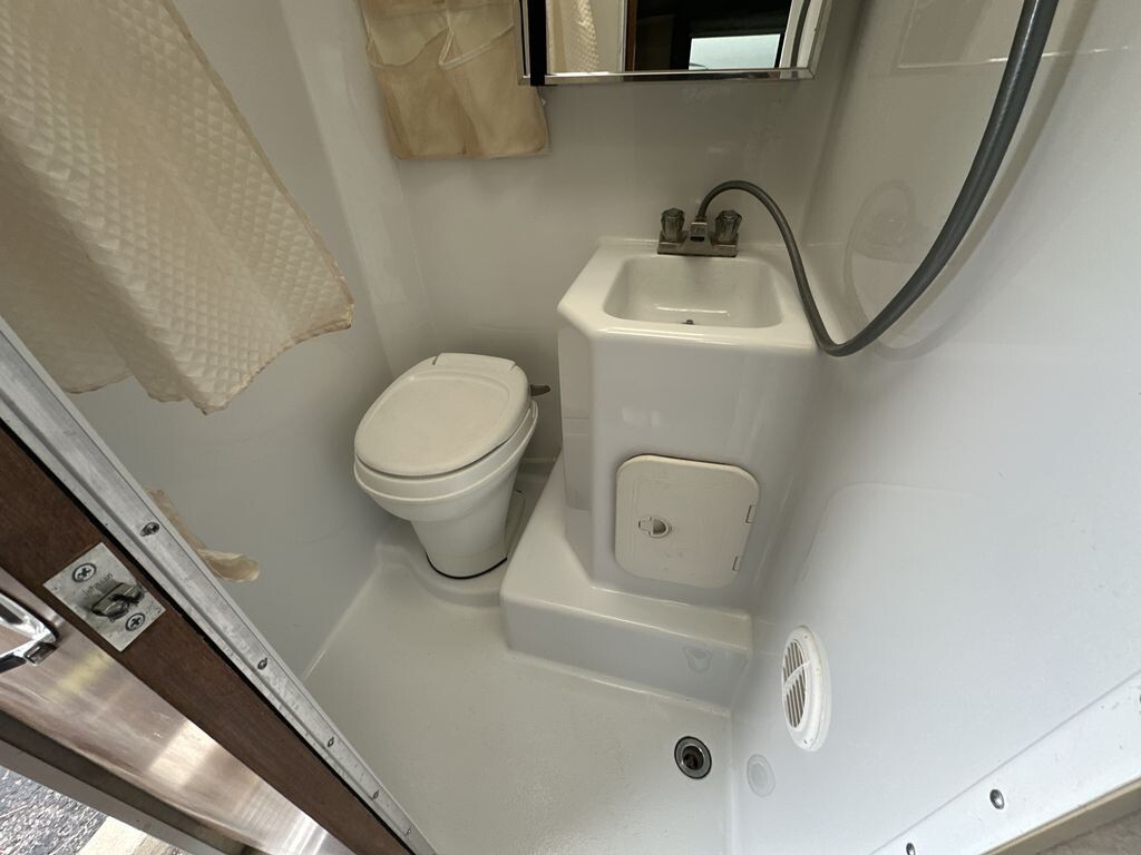 2017 Lance Lance Truck Camper