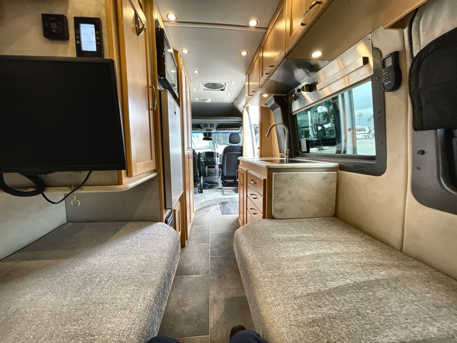 2017 Pleasure-Way Plateau