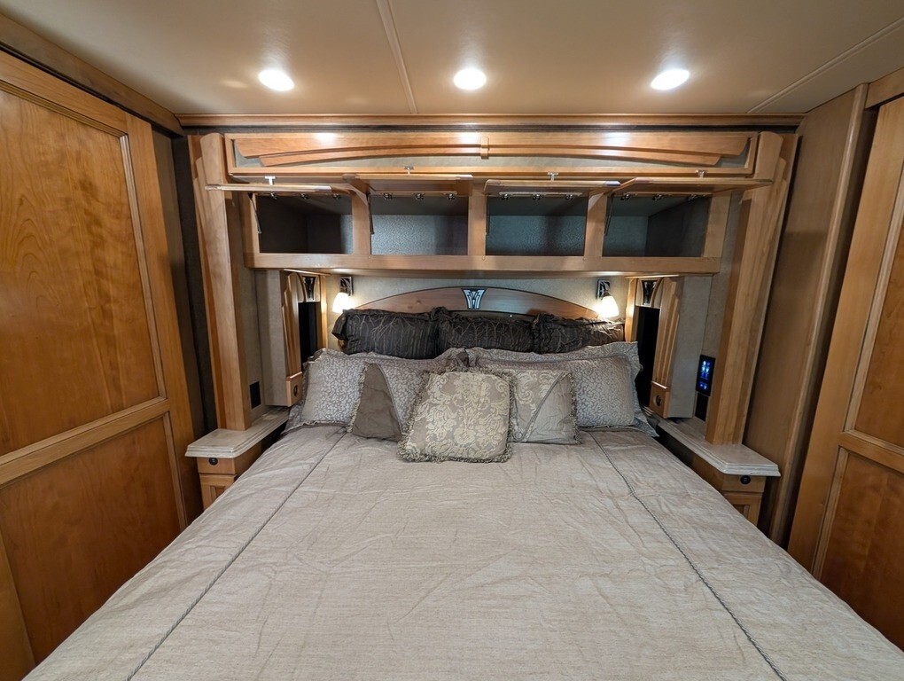 2017 Tiffin Motorhomes Phaeton Motorized Class A