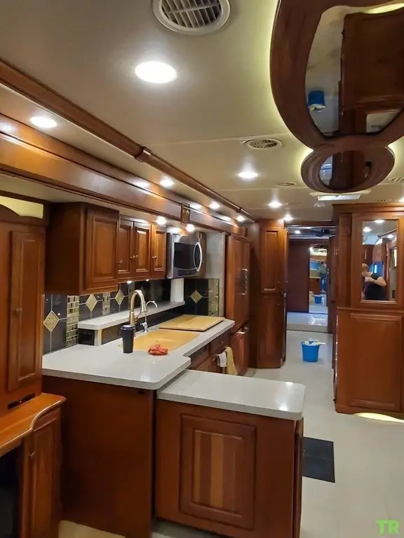 2017 Winnebago Grand Tour Motorized Class A