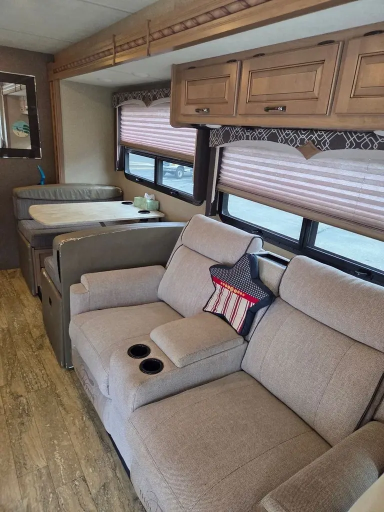 2018 Thor Motor Coach Hurricane Class A Motorhome