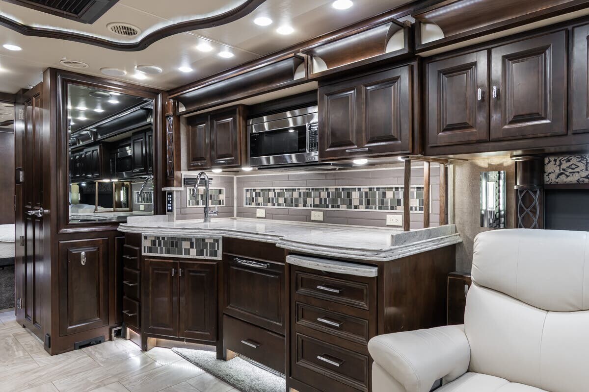 2018 Tiffin Motorhomes Allegro Bus