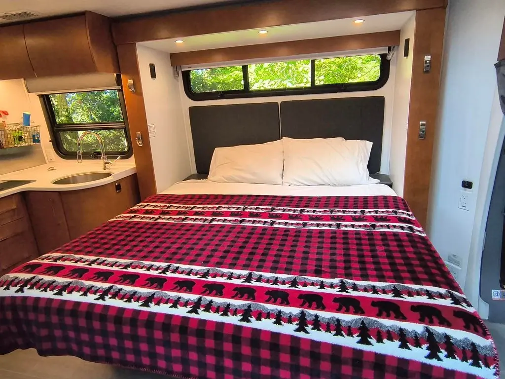 2019 Leisure Travel Van Unity Class C Motorhome