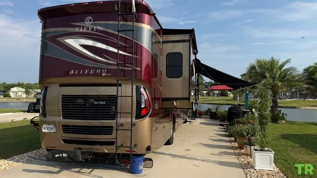 2019 Allegro RED 37PA Motorized Class A