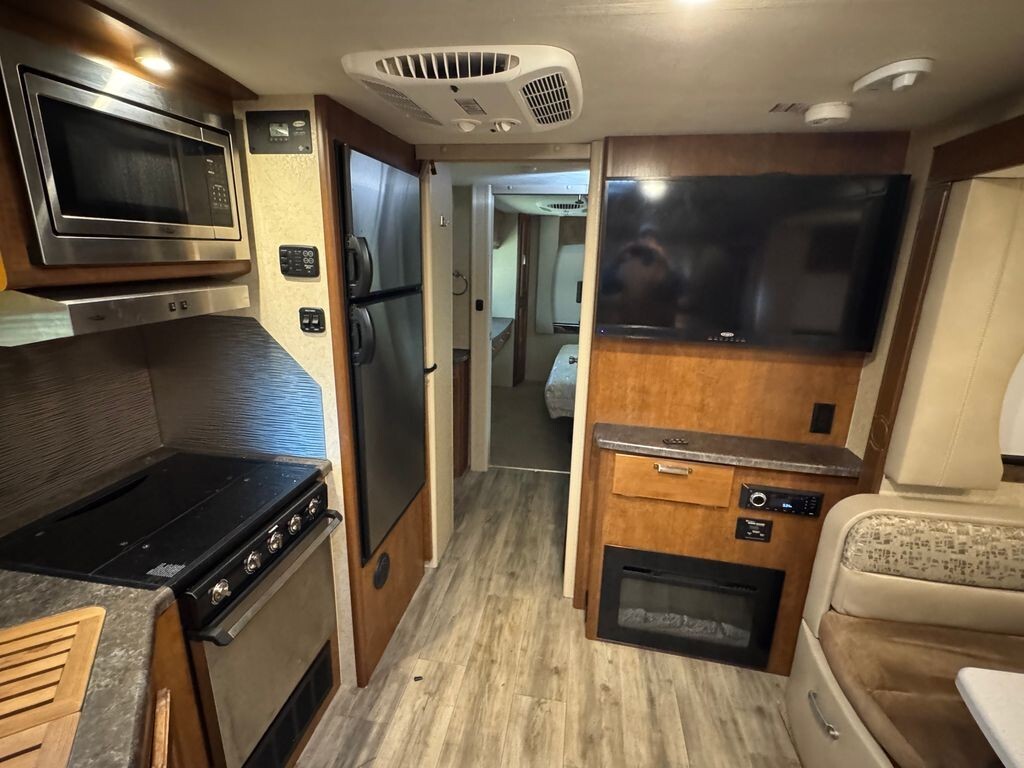 2020 Lance Travel Trailer Travel Trailer