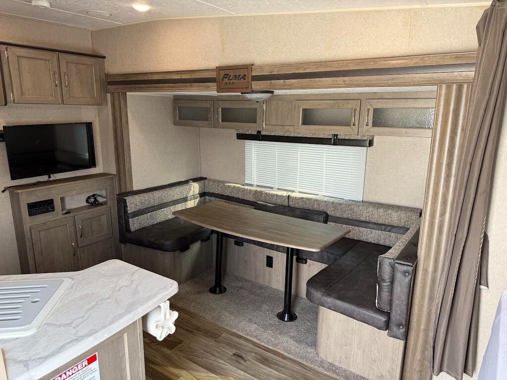 2020 Palomino Puma XLE Lite Toy Hauler