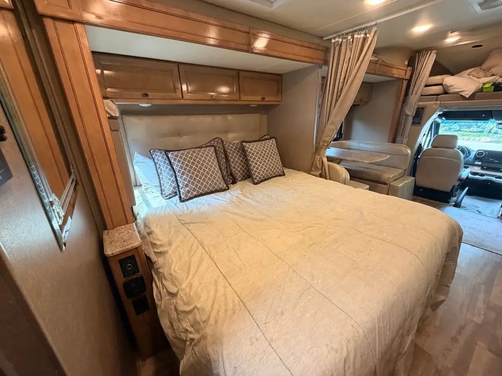 2020 Thor Motor Coach Synergy Class C Motorhome