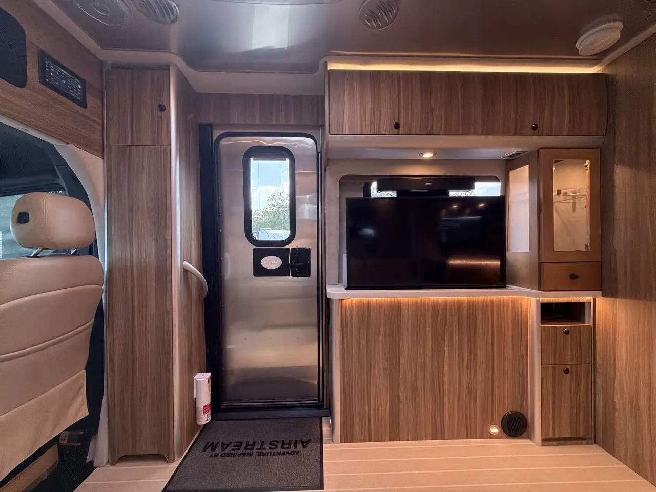 2021 Airstream Atlas Murphy Suite