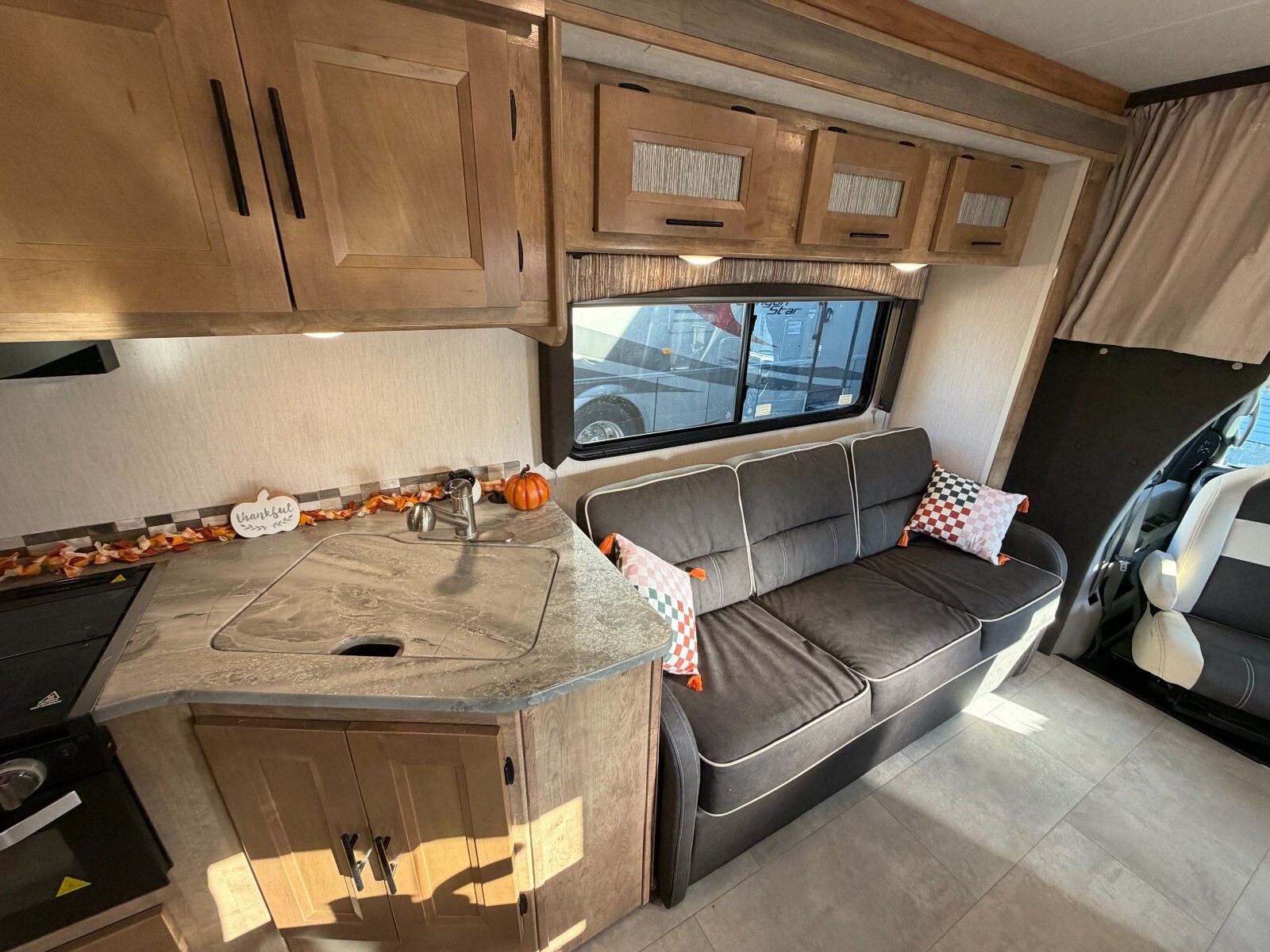 2021 Coachmen Leprechaun