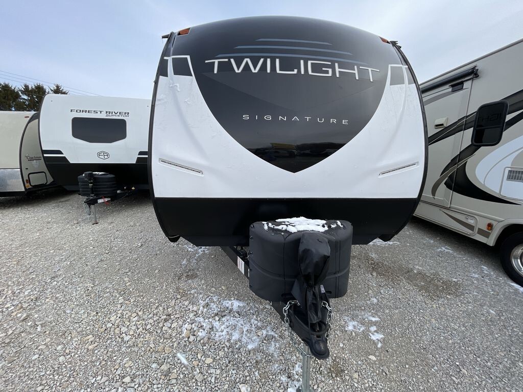 2021 Cruiser RV Twilight Signature