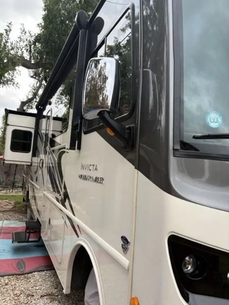 2021 Holiday Rambler Invicta Class A Motorhome