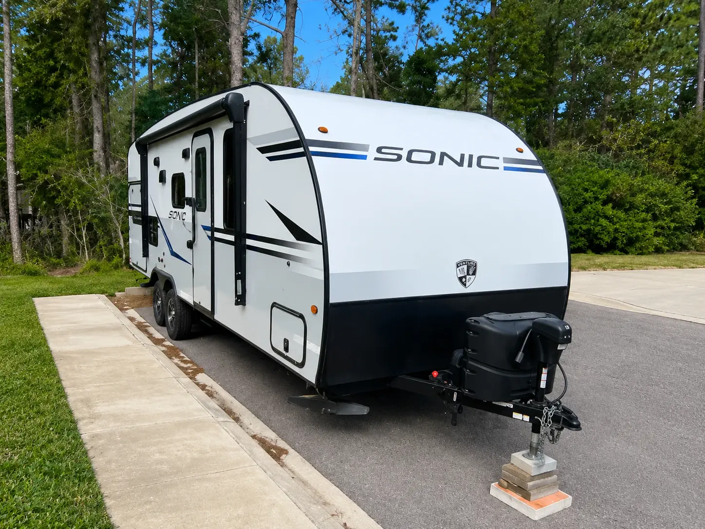 2021 Venture Sonic Travel Trailer