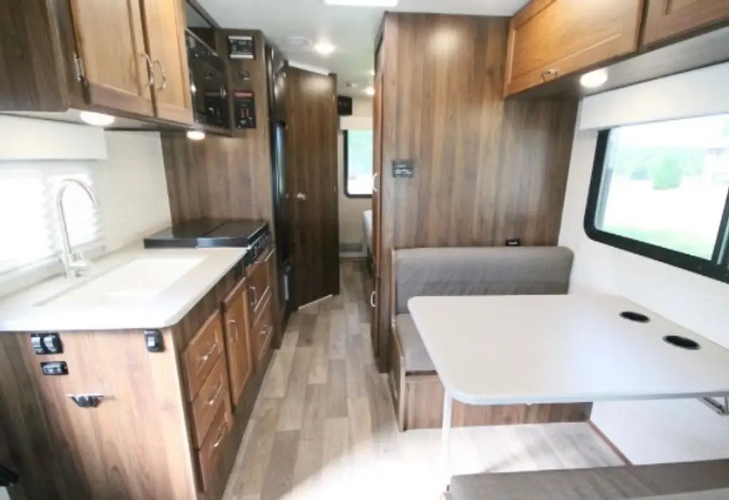 2021 Winnebago Outlook Class C Motorhome