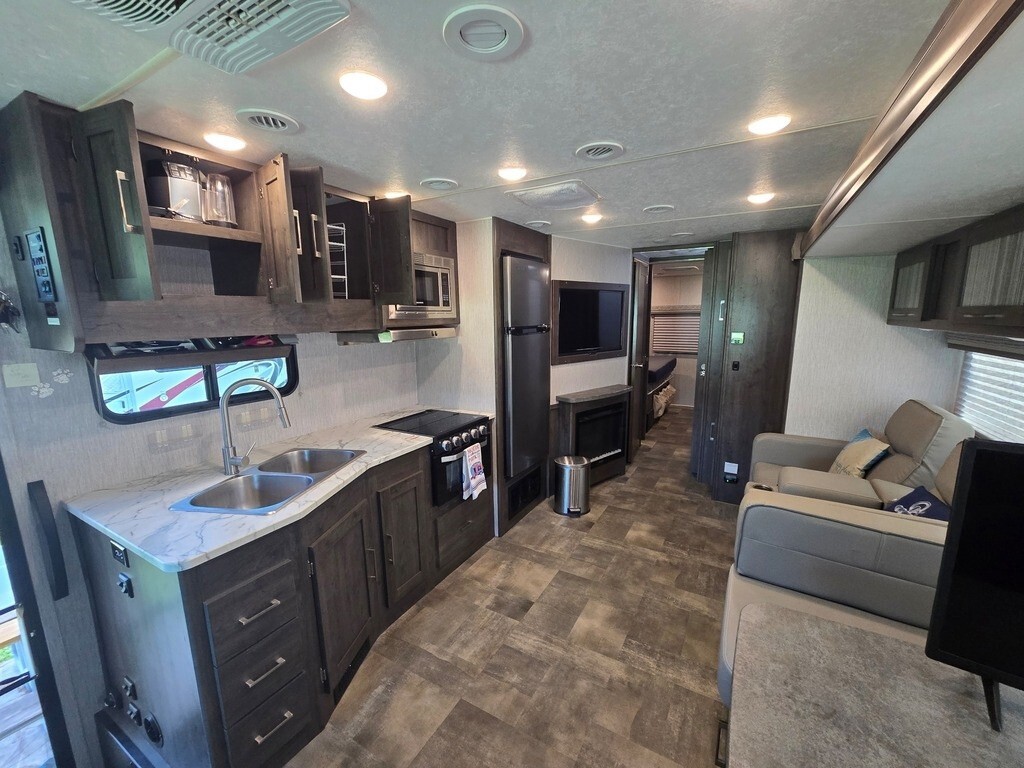 2022 Coachmen Pursuit Motorized Class A