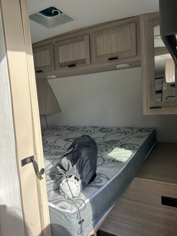 2022 Cruiser RV Shadow Cruiser Travel Trailer