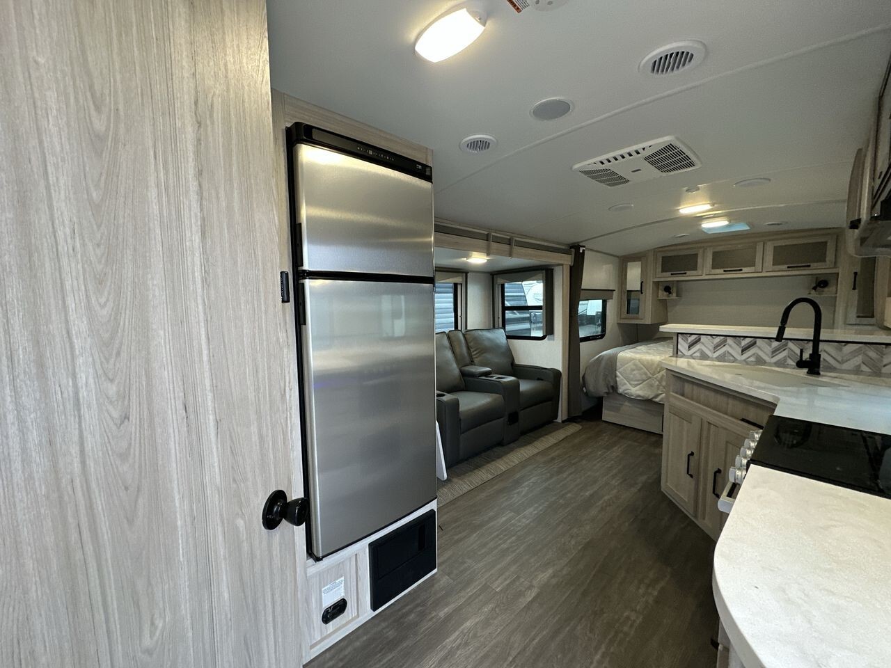 2022 Cruiser RV Twilight Signature