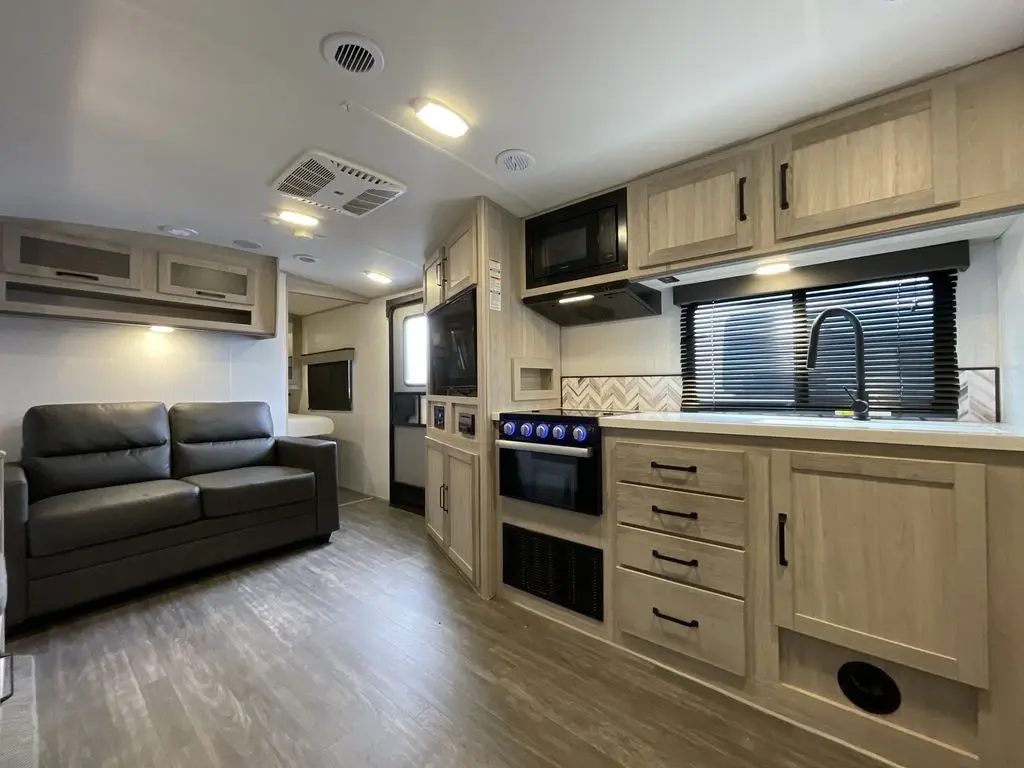 2022 Cruiser RV Twilight Signature