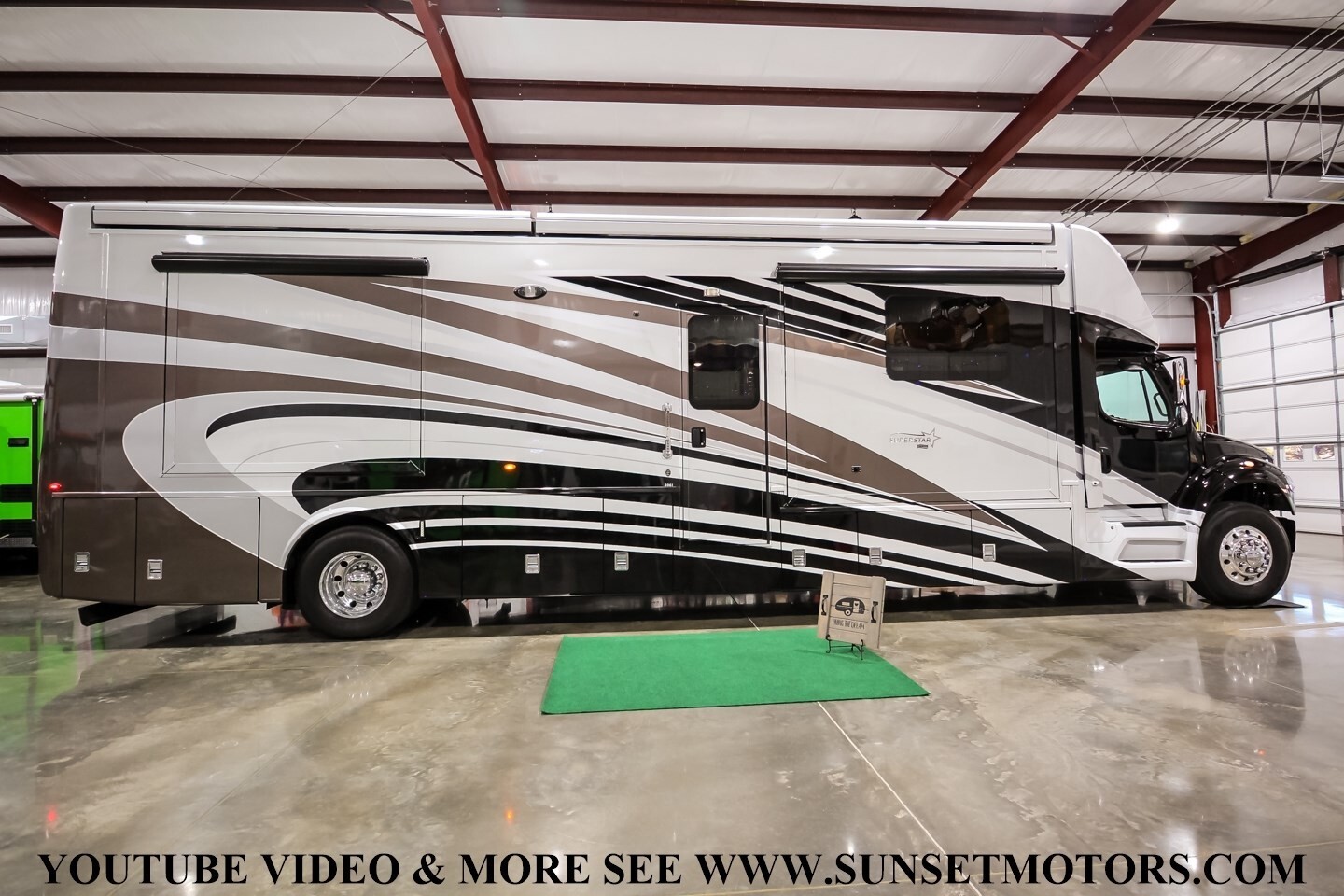 2022 WHITE NEWMAR SUPERSTAR