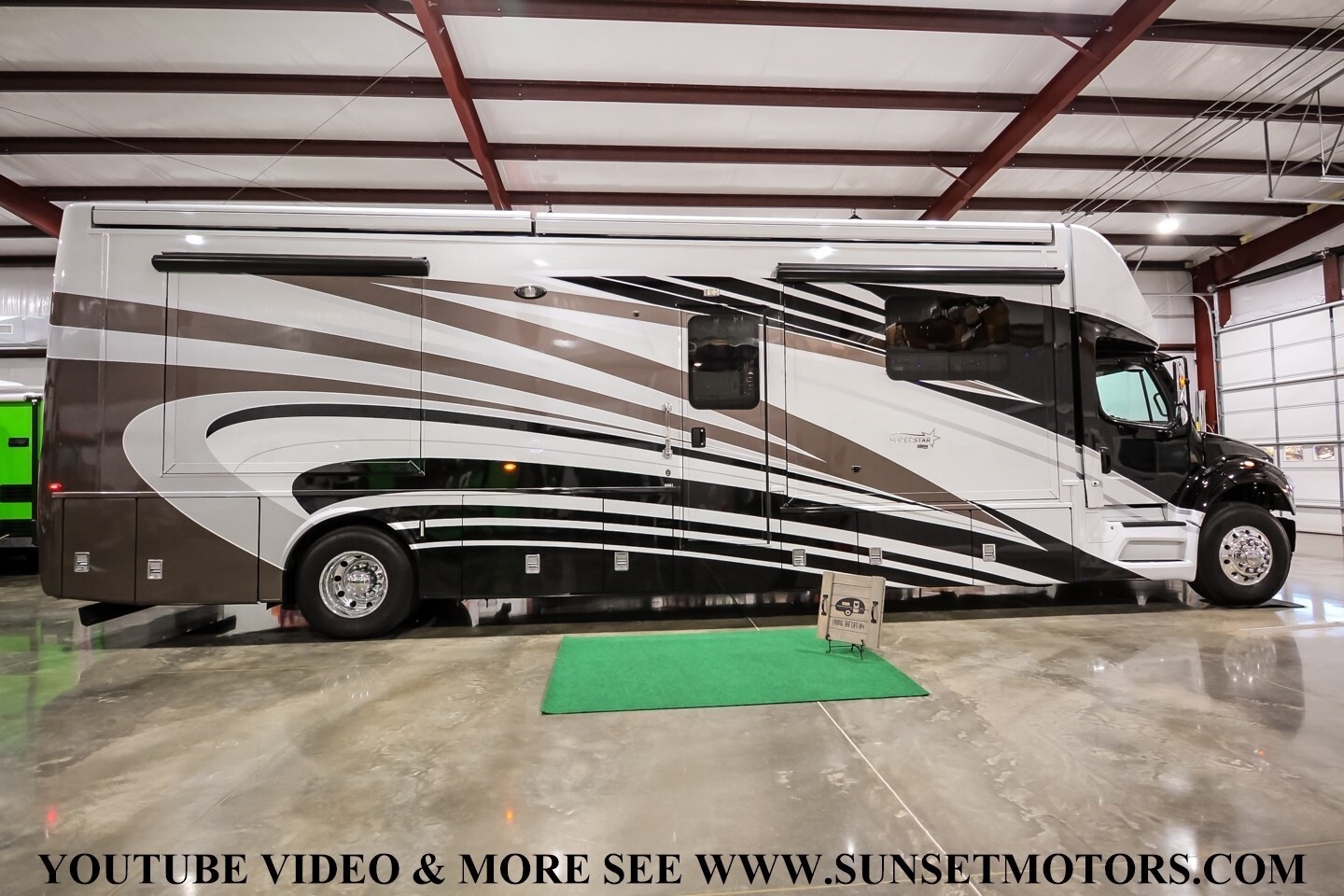 2022 White NEWMAR SUPERSTAR --