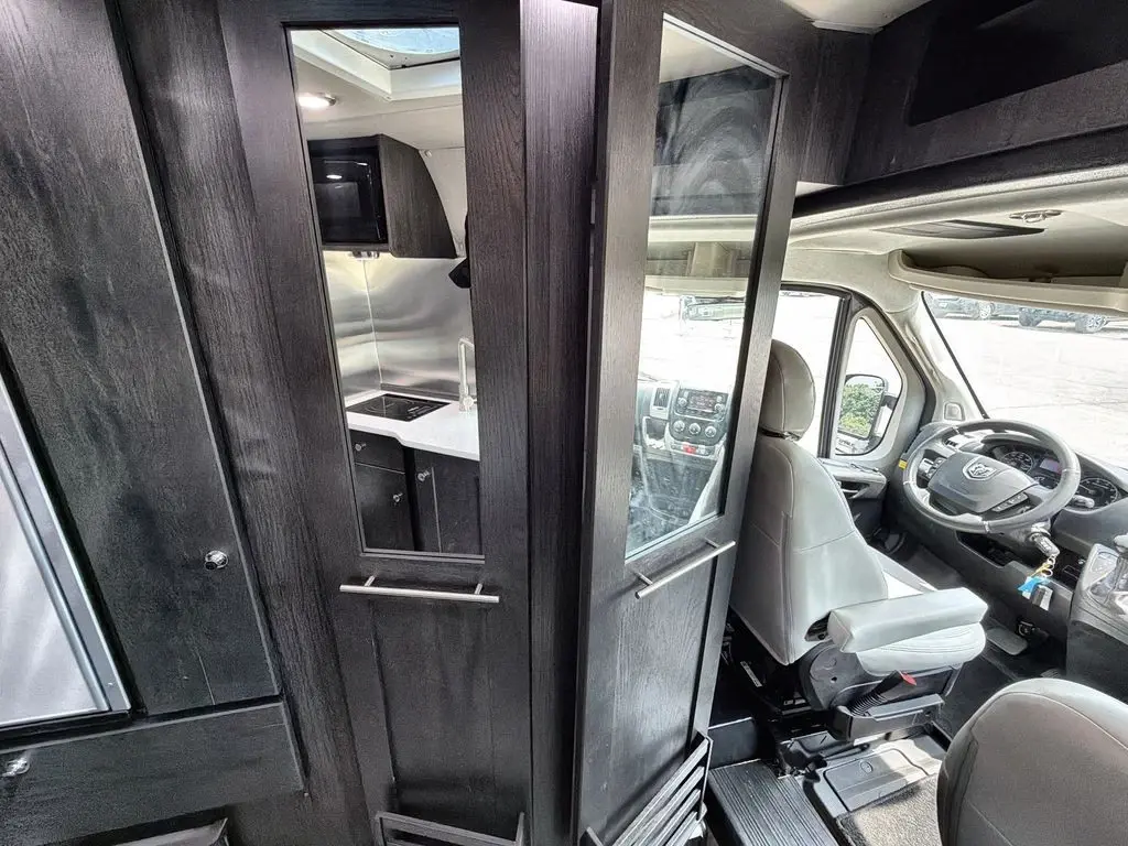 2022 Roadtrek Zion SRT