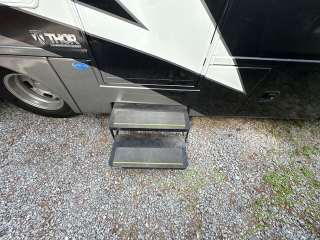 2022 Thor Motor Coach Tiburon