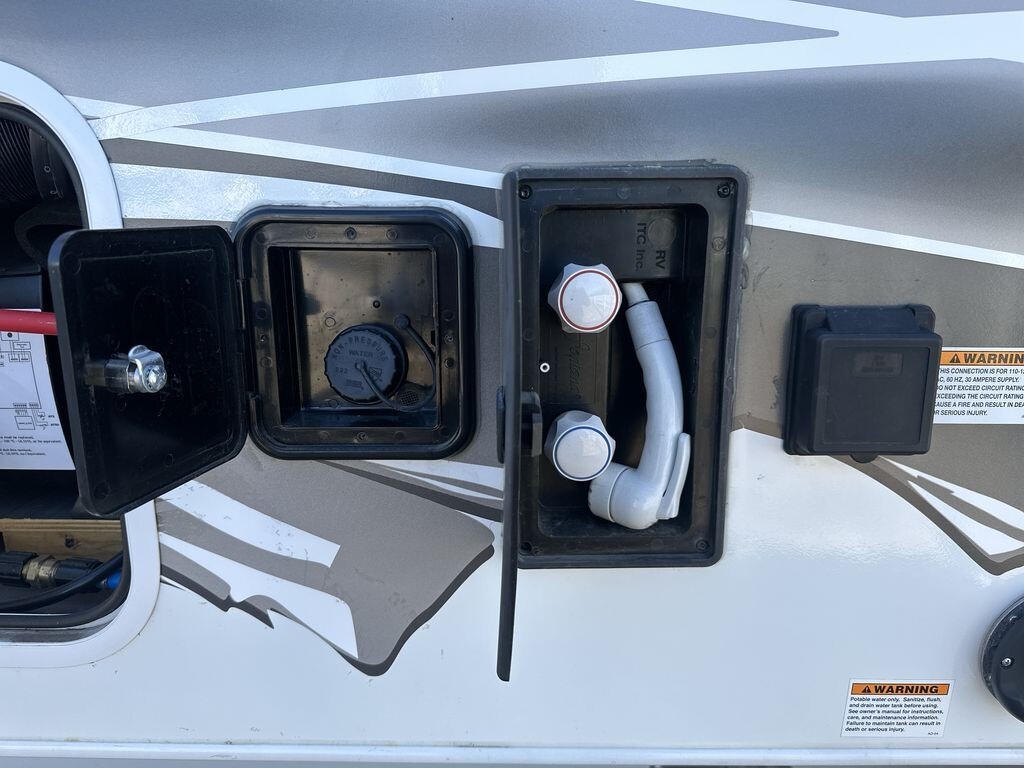 2023 Lance Lance Truck Camper