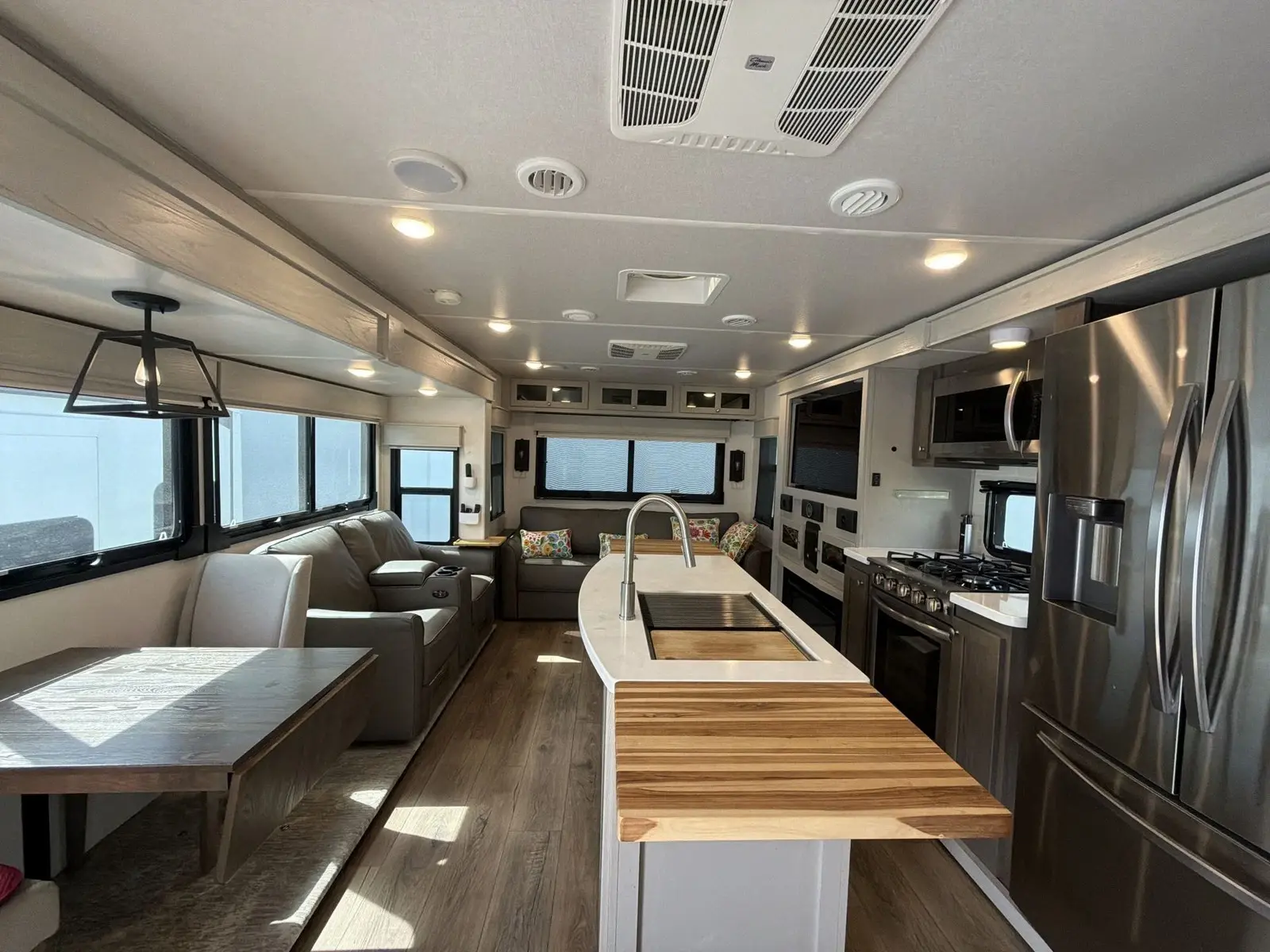 2023 Palomino RIVER RANCH