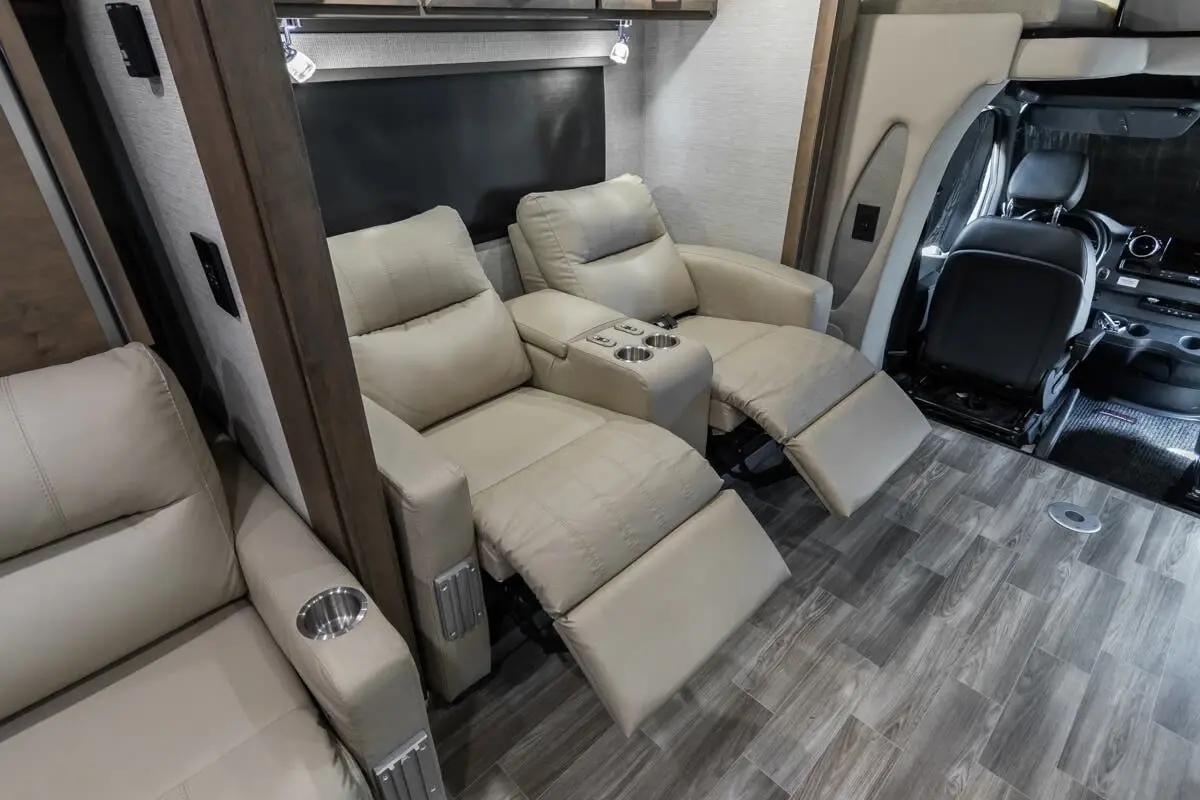 2023 Tiffin Motorhomes Wayfarer