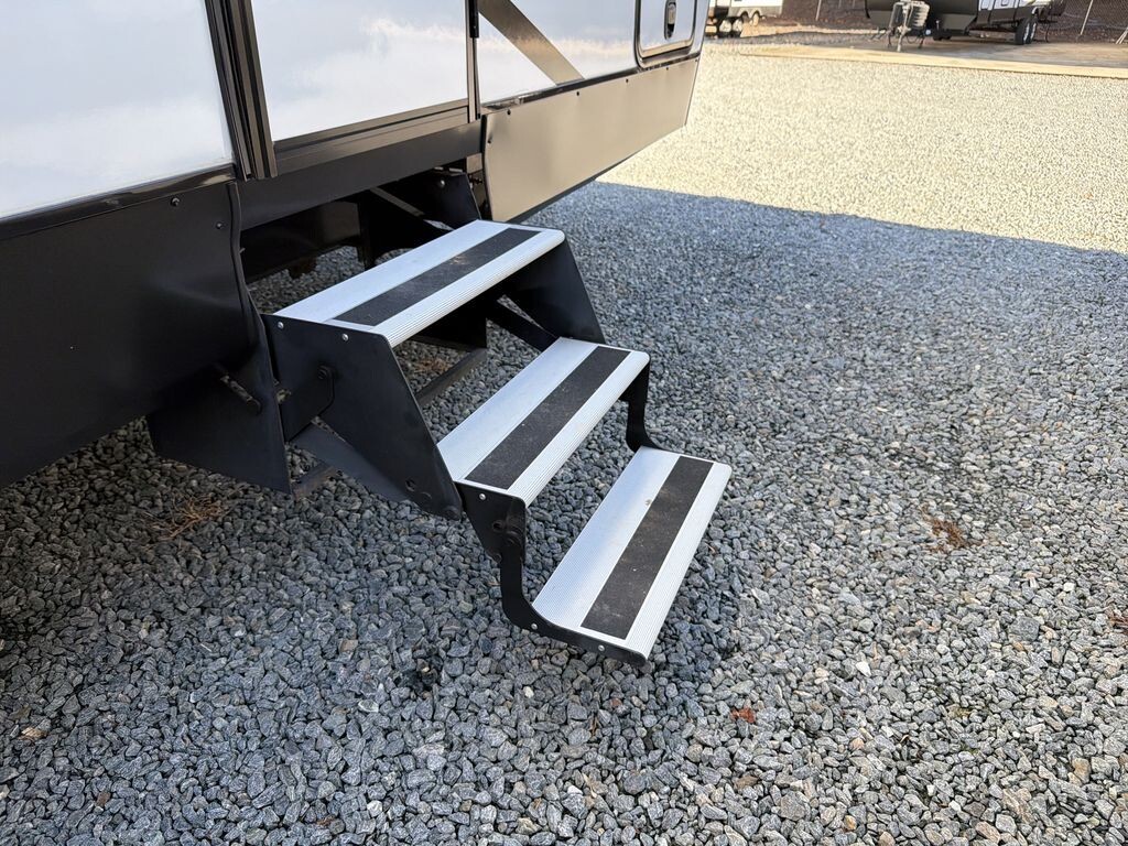 2023 Winnebago Minnie