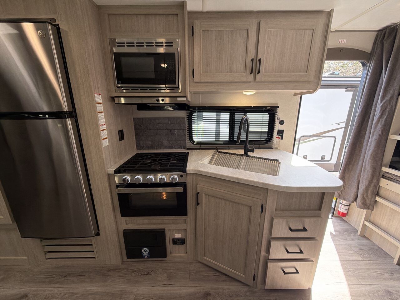 2024 Coachmen Catalina Legacy Edition