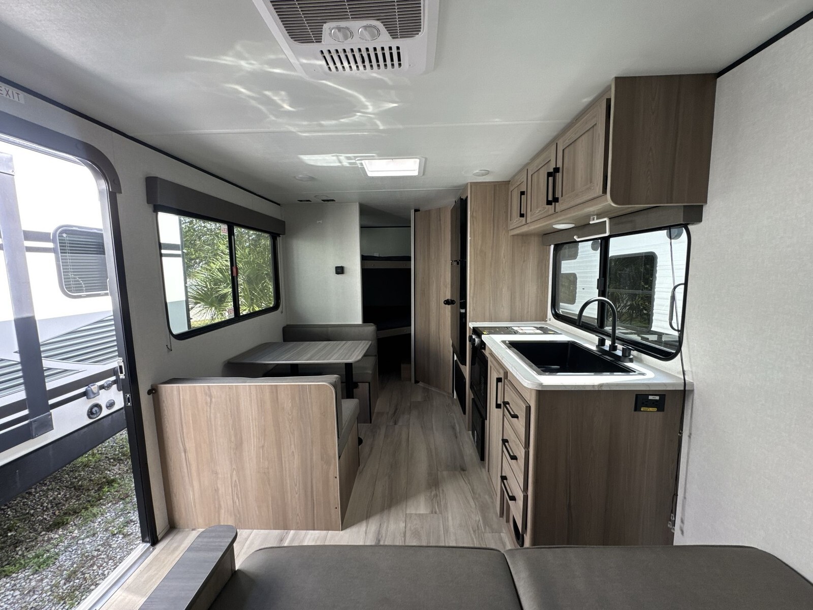 2024 Coleman LANTERN SERIES