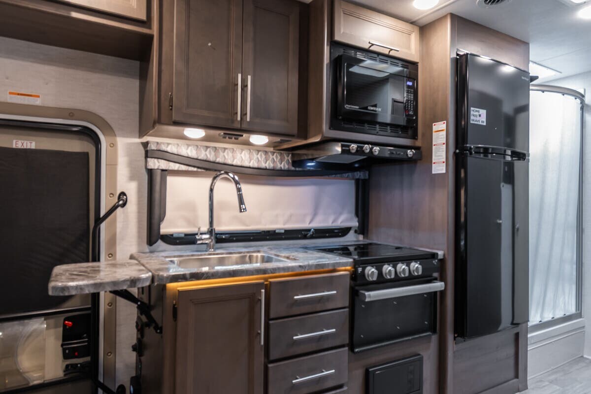 2024 Thor Motor Coach Outlaw Class C