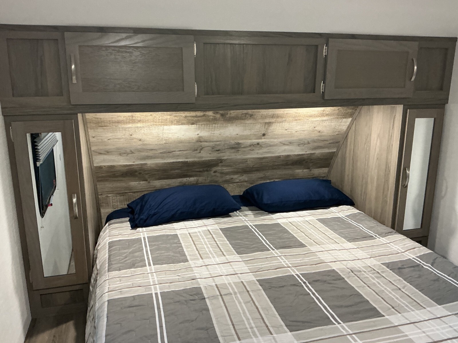 2025 Gulf Stream 258RB Luxury Series 258RB