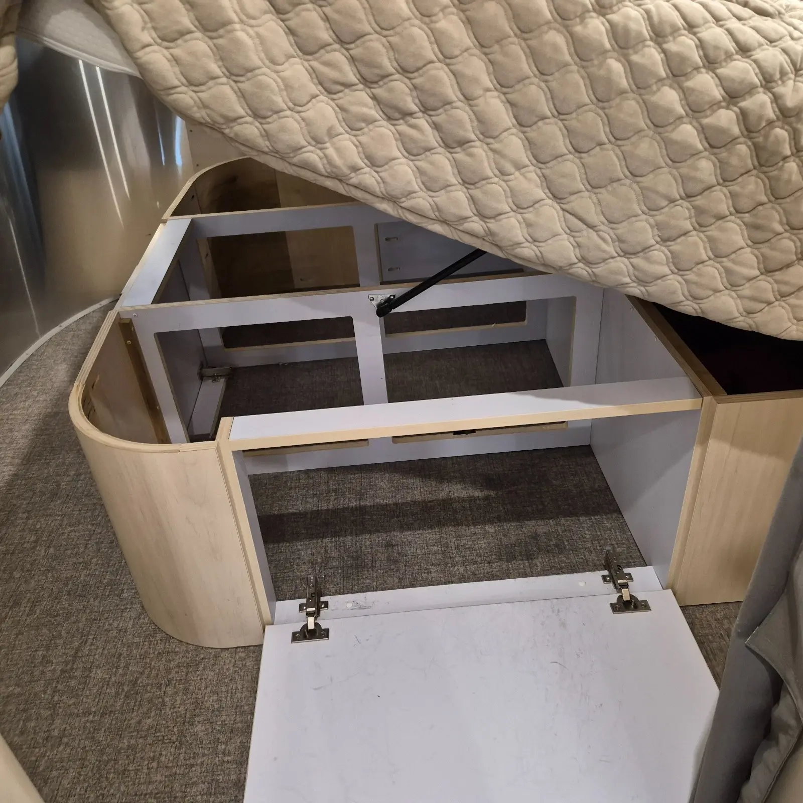 2022 Airstream Flying Cloud