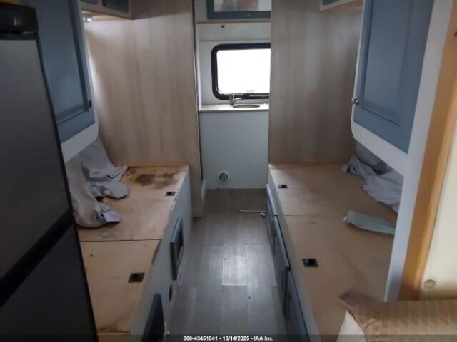 2011 Gold COACH HOUSE PLATINUM II 24 1 XL --