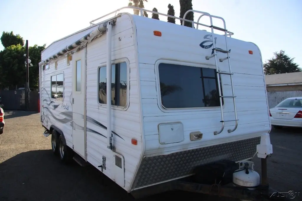 2006 Weekend Warrior Super Lite Travel Trailer Toy Hauler Toy Hauler - Travel Trailer
