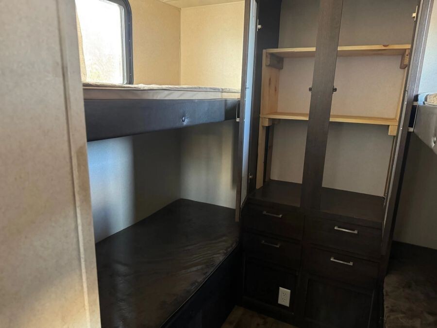 2019 Forest River 282 QBXL TT FOREST RIVER 282QBXL 1 SLIDE