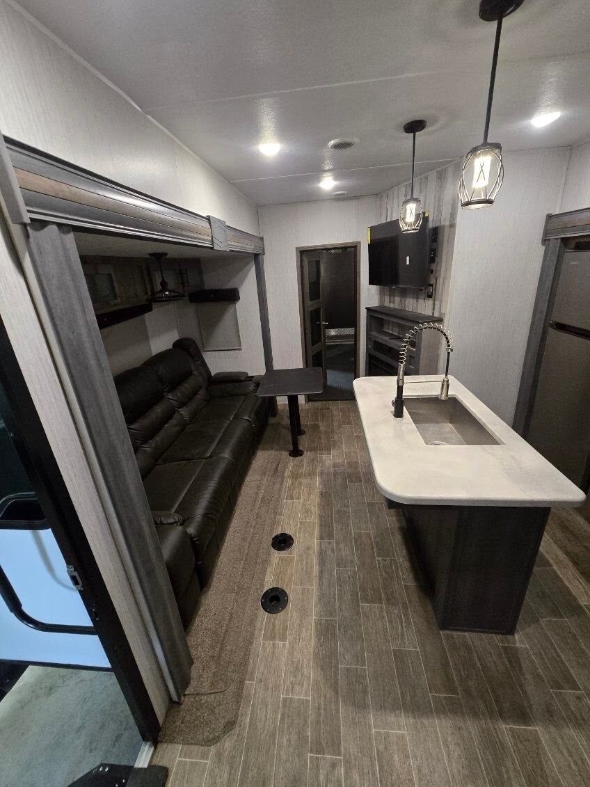 2020 White Forest River PUMA PALAMINO UNLEASHED TOY HAULER PTF 383DSS FIFTH WHEEL CAMPER