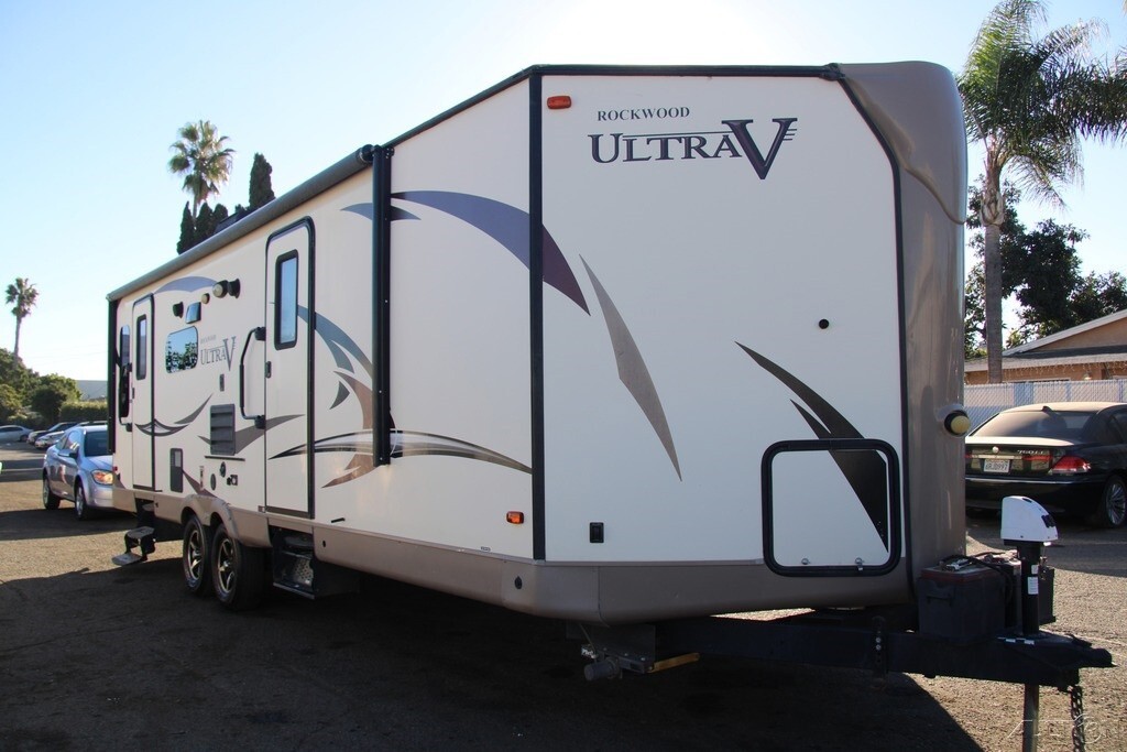 2018 Forest River Rockwood ultra V Travel Trailer Travel Trailer