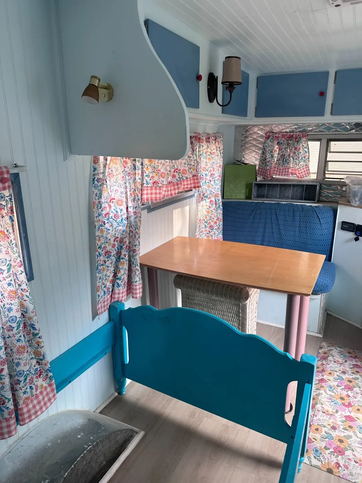 1965 Winnebago Vintage trailer tow trailer